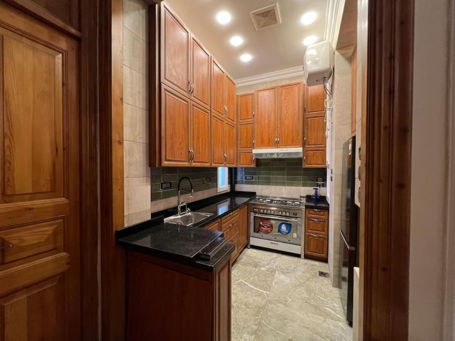 Authentic 3Br Apartment In Downtown, Kairo Exterior foto