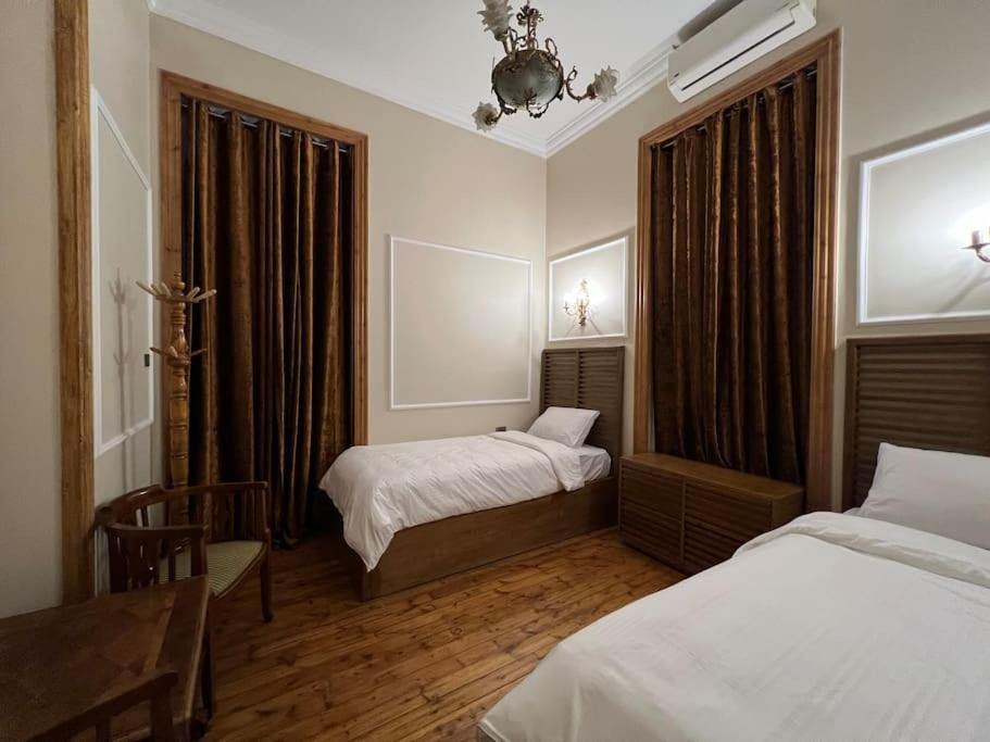 Authentic 3Br Apartment In Downtown, Kairo Exterior foto