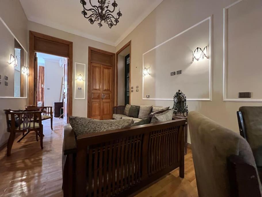 Authentic 3Br Apartment In Downtown, Kairo Exterior foto